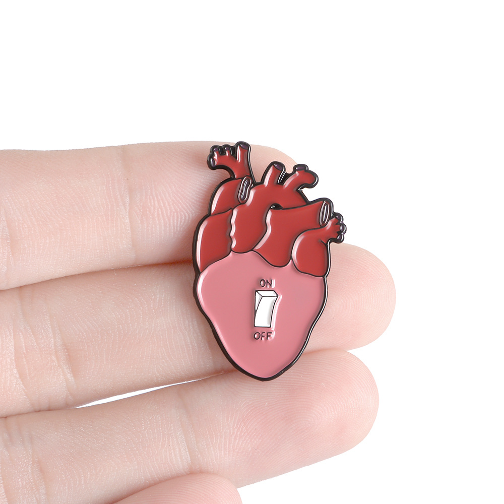 Anatomical Heart Enamel Pin Br - Medical Label 评论和价格